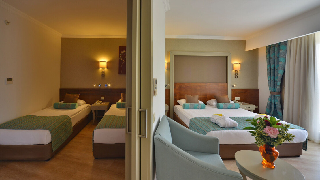 Side Crown Charm Palace